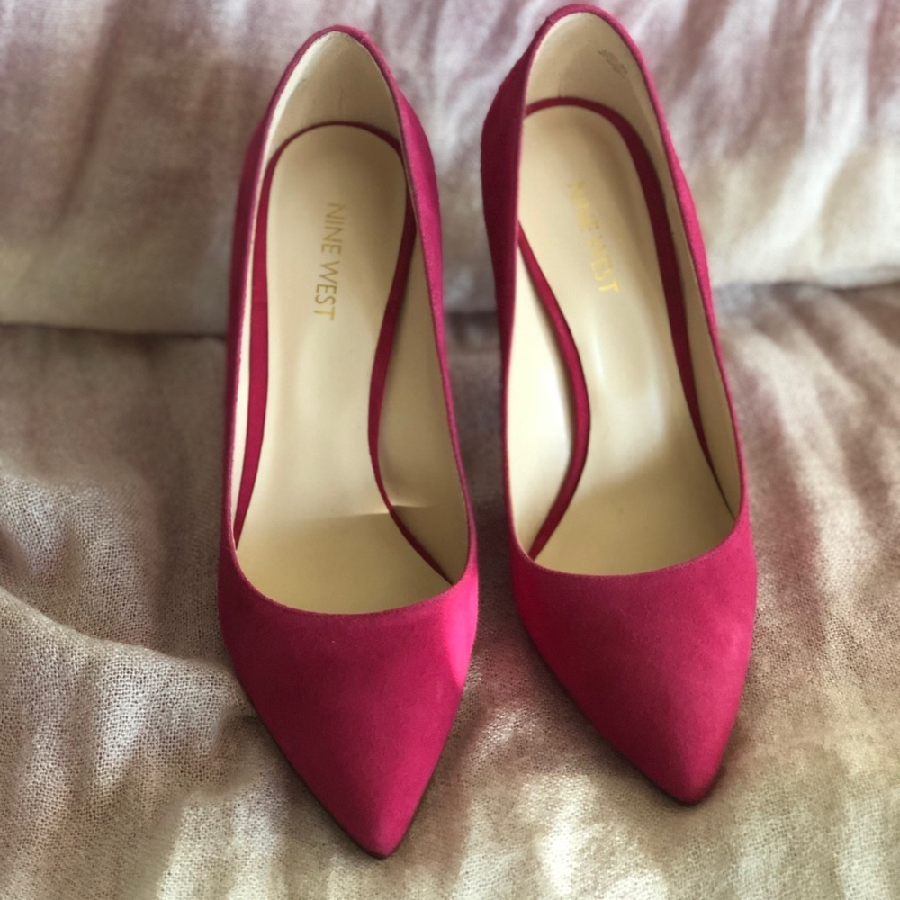 Pink pumps
